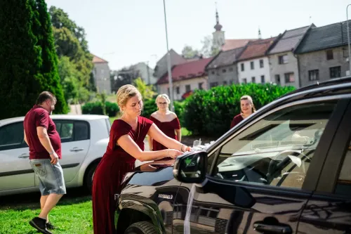 Eliška & Toník, Dvůr Honětice