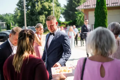 Eliška & Toník, Dvůr Honětice