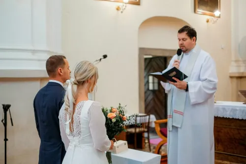 Eliška & Toník, Dvůr Honětice