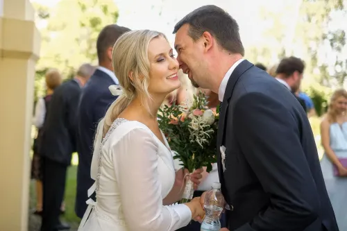 Eliška & Toník, Dvůr Honětice