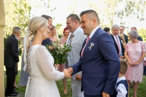 Eliška & Toník, Dvůr Honětice