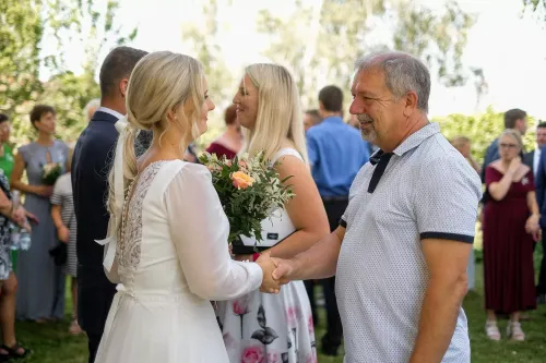 Eliška & Toník, Dvůr Honětice