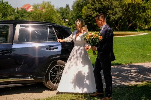 Eliška & Toník, Dvůr Honětice