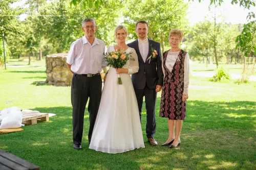 Eliška & Toník, Dvůr Honětice