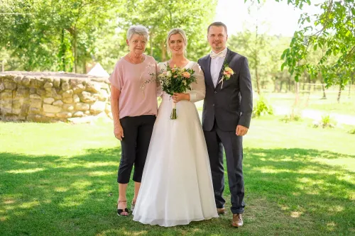 Eliška & Toník, Dvůr Honětice