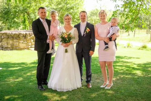Eliška & Toník, Dvůr Honětice