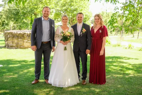 Eliška & Toník, Dvůr Honětice
