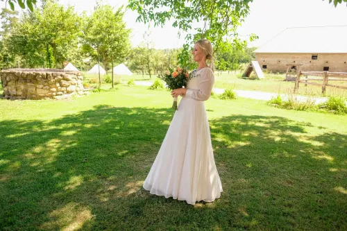 Eliška & Toník, Dvůr Honětice