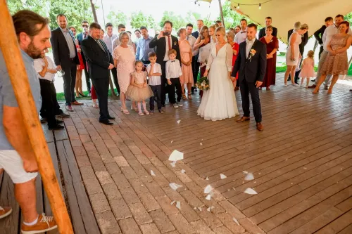 Eliška & Toník, Dvůr Honětice
