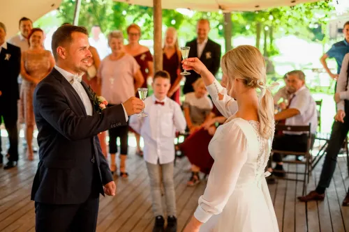 Eliška & Toník, Dvůr Honětice