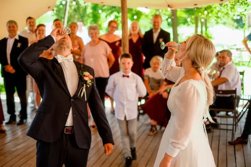 Eliška & Toník, Dvůr Honětice