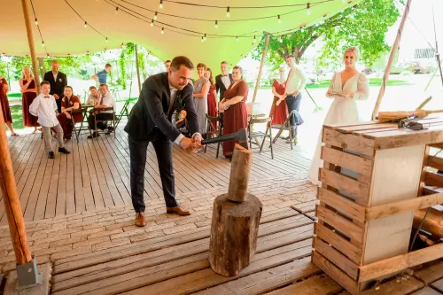 Eliška & Toník, Dvůr Honětice