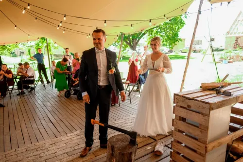 Eliška & Toník, Dvůr Honětice