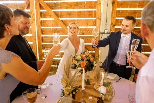 Eliška & Toník, Dvůr Honětice