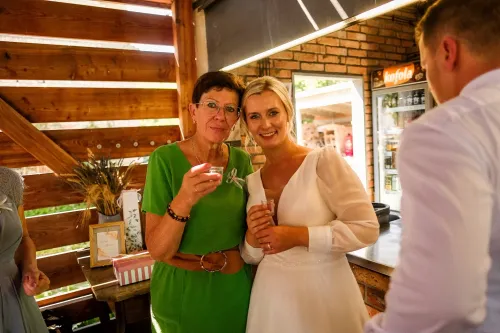 Eliška & Toník, Dvůr Honětice
