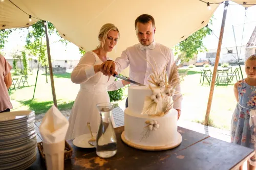 Eliška & Toník, Dvůr Honětice