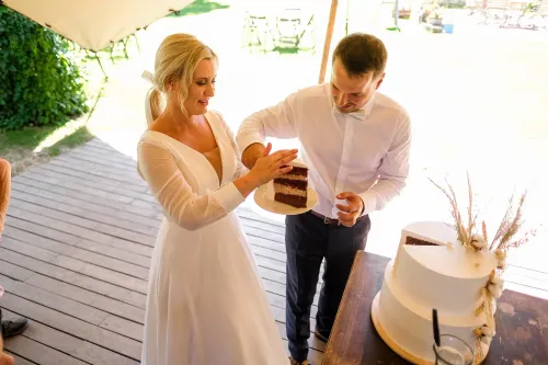 Eliška & Toník, Dvůr Honětice