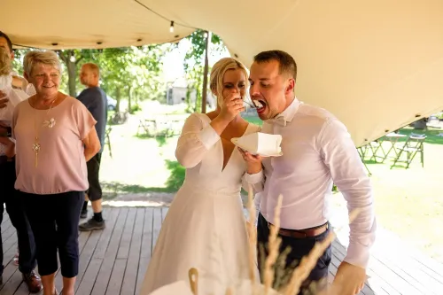 Eliška & Toník, Dvůr Honětice