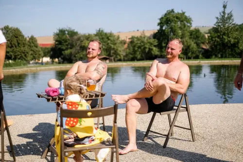 Eliška & Toník, Dvůr Honětice