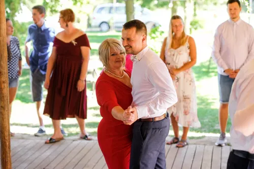 Eliška & Toník, Dvůr Honětice