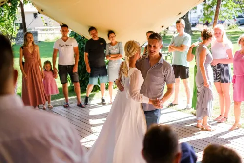 Eliška & Toník, Dvůr Honětice