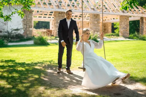 Eliška & Toník, Dvůr Honětice