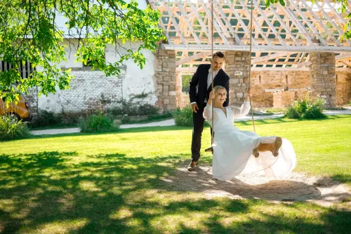 Eliška & Toník, Dvůr Honětice