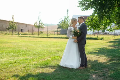 Eliška & Toník, Dvůr Honětice