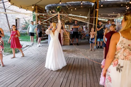 Eliška & Toník, Dvůr Honětice