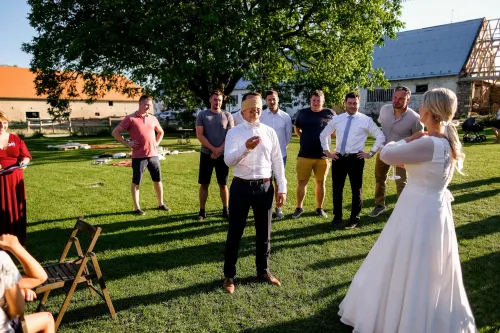 Eliška & Toník, Dvůr Honětice