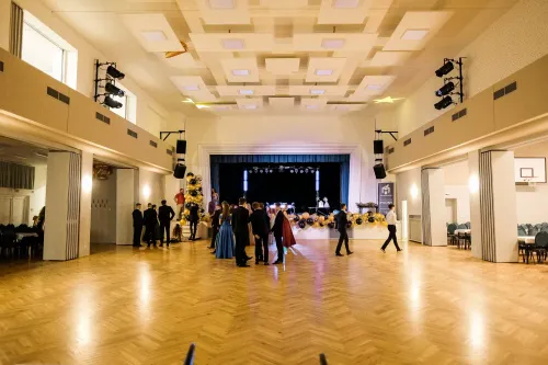 Stužkovací večírek 4.B GYKOVY 2022, Kulturní dům, Drnovice