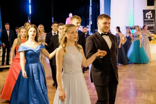 Stužkovací večírek 4.B GYKOVY 2022, Kulturní dům, Drnovice