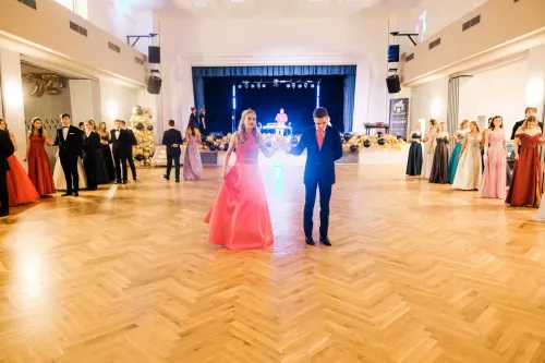 Stužkovací večírek 4.B GYKOVY 2022, Kulturní dům, Drnovice