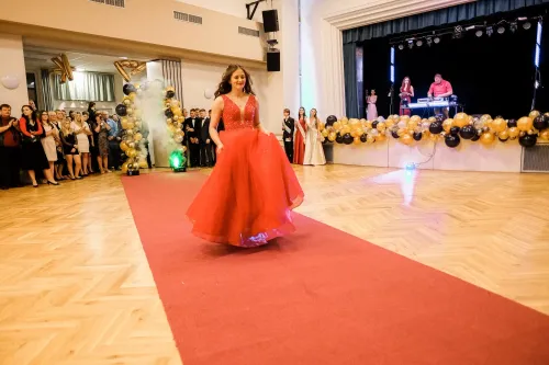 Stužkovací večírek 4.B GYKOVY 2022, Kulturní dům, Drnovice