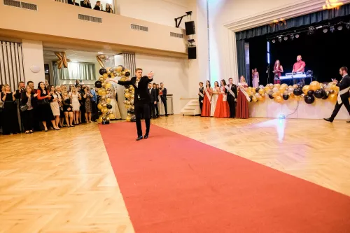 Stužkovací večírek 4.B GYKOVY 2022, Kulturní dům, Drnovice