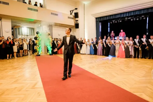 Stužkovací večírek 4.B GYKOVY 2022, Kulturní dům, Drnovice