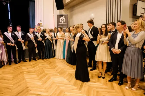 Stužkovací večírek 4.B GYKOVY 2022, Kulturní dům, Drnovice