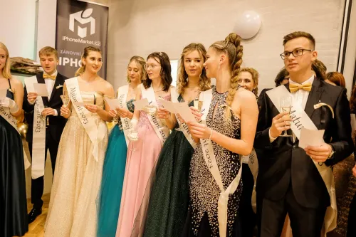 Stužkovací večírek 4.B GYKOVY 2022, Kulturní dům, Drnovice