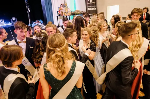 Stužkovací večírek 4.B GYKOVY 2022, Kulturní dům, Drnovice