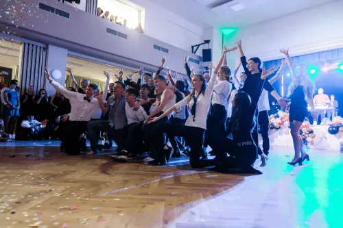 Stužkovací večírek 4.B GYKOVY 2022, Kulturní dům, Drnovice