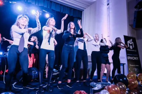 Stužkovací večírek 4.B GYKOVY 2022, Kulturní dům, Drnovice